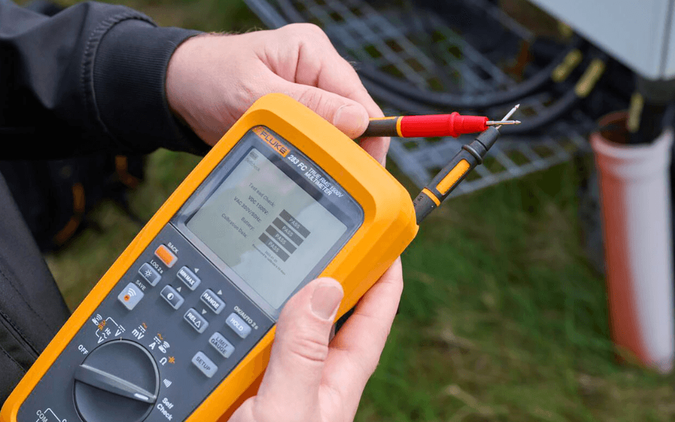 Mastering High-Voltage Precision with the Fluke 283 FC